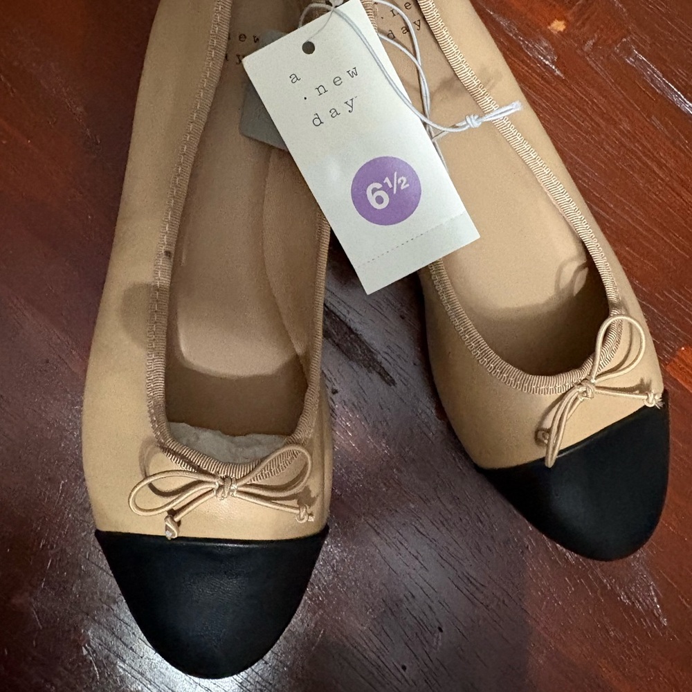 Two-toned ballerina flats, new with tags